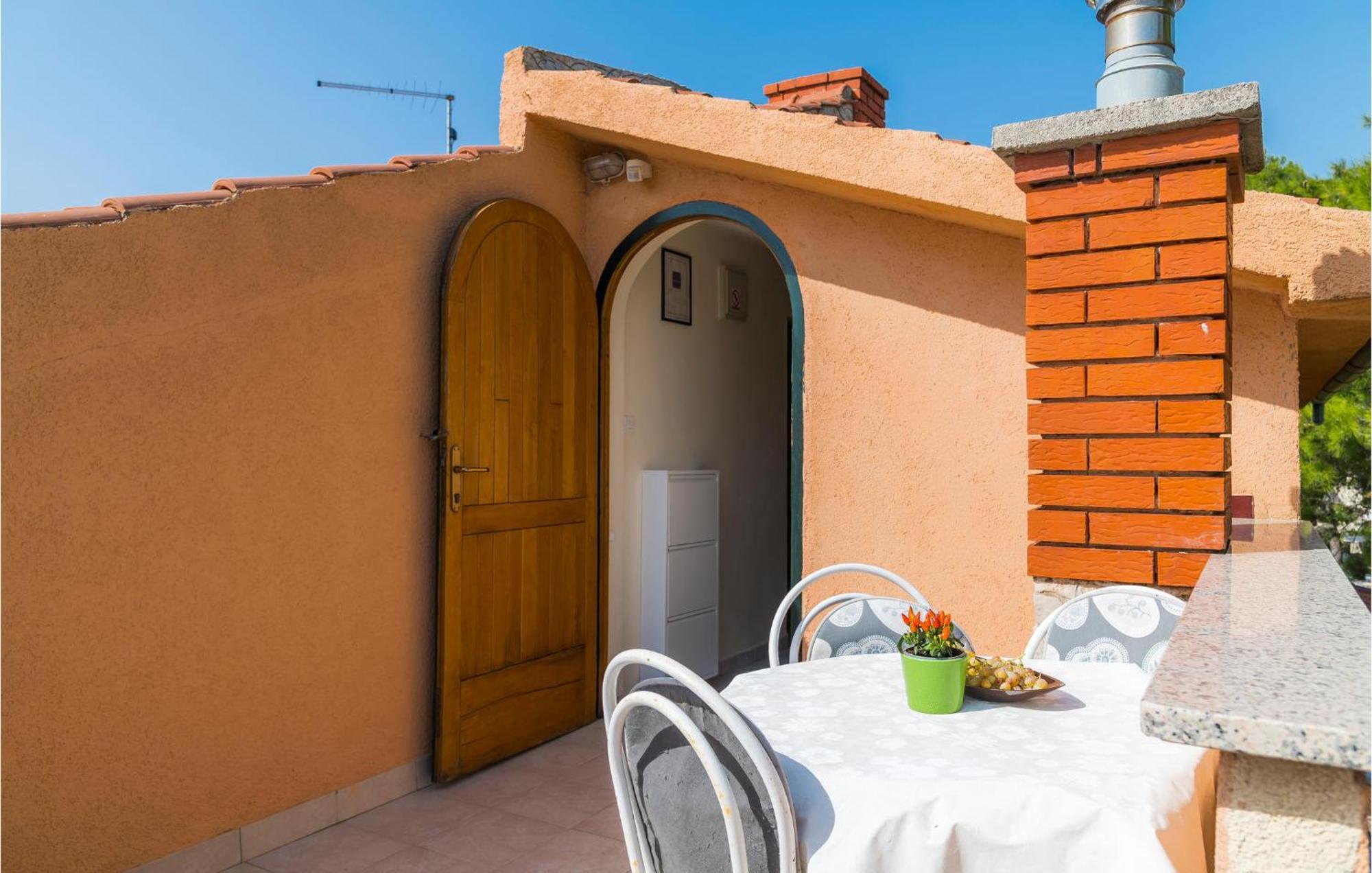 Awesome Apartment In Jadrija With Wifi Eksteriør bilde