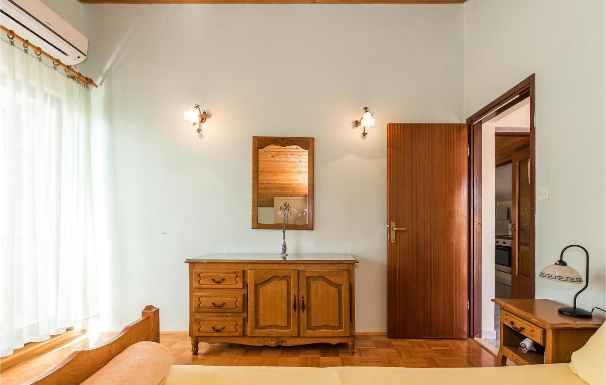 Awesome Apartment In Jadrija With Wifi Eksteriør bilde