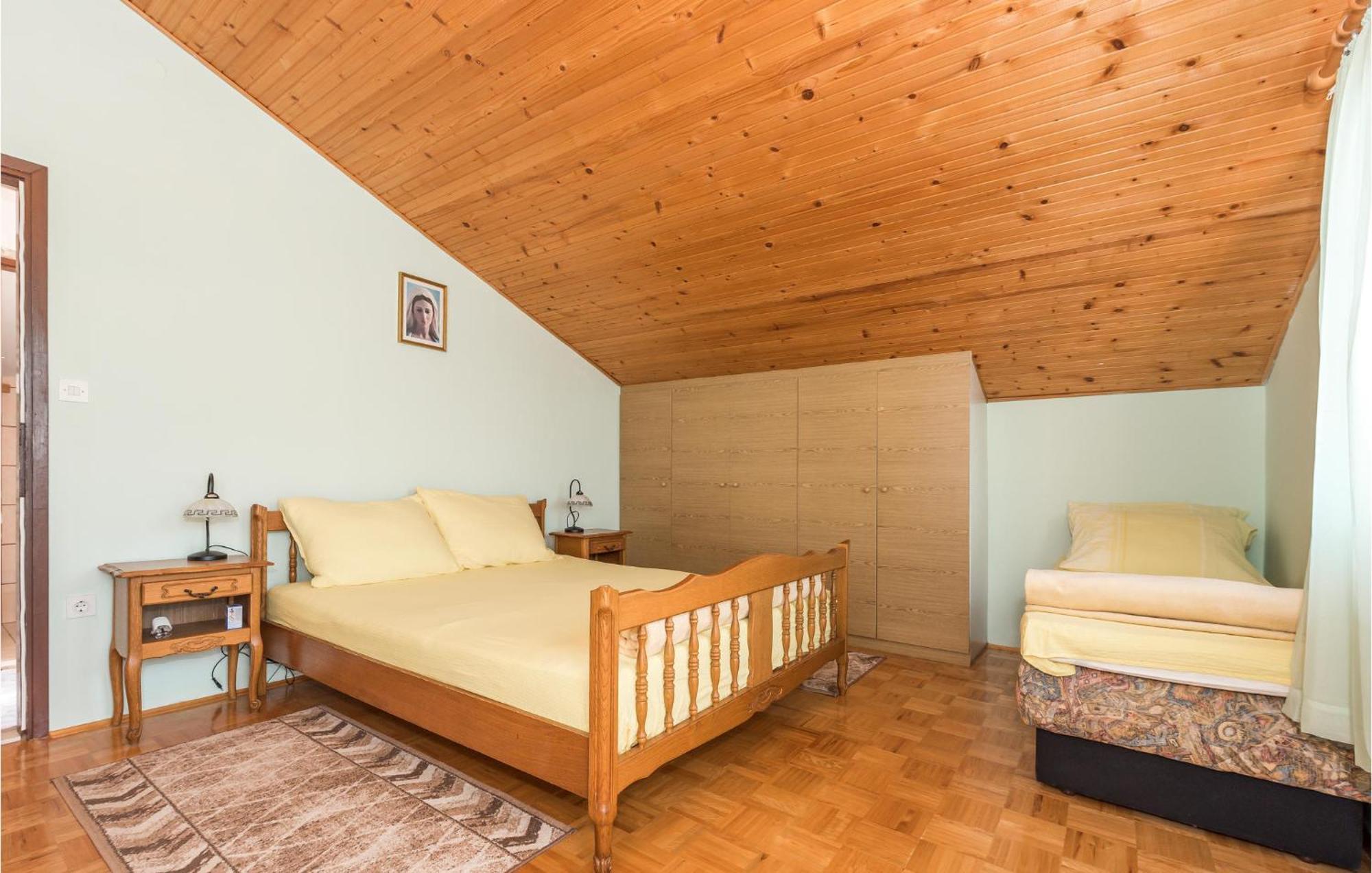 Awesome Apartment In Jadrija With Wifi Eksteriør bilde